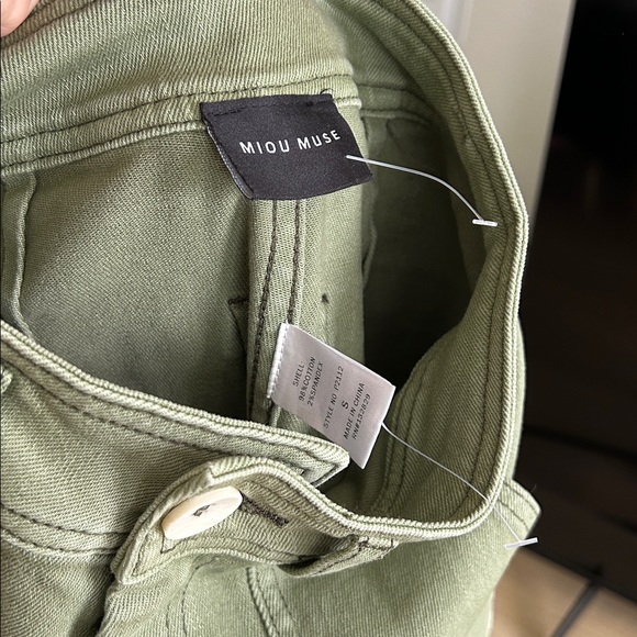 NWOT. MIOU Muse Jean. Size small. 28” inseam. 12.5” waist. - Picture 3 of 3